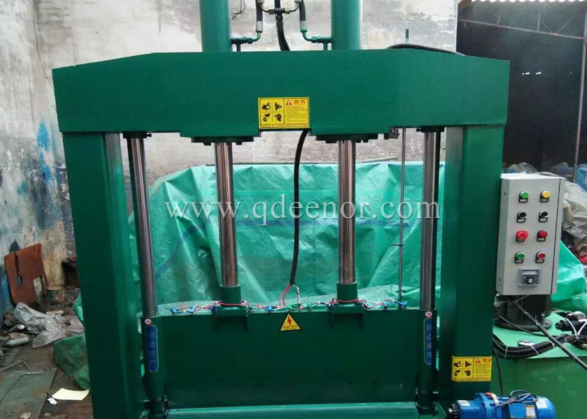 Hydraulic cutting machine