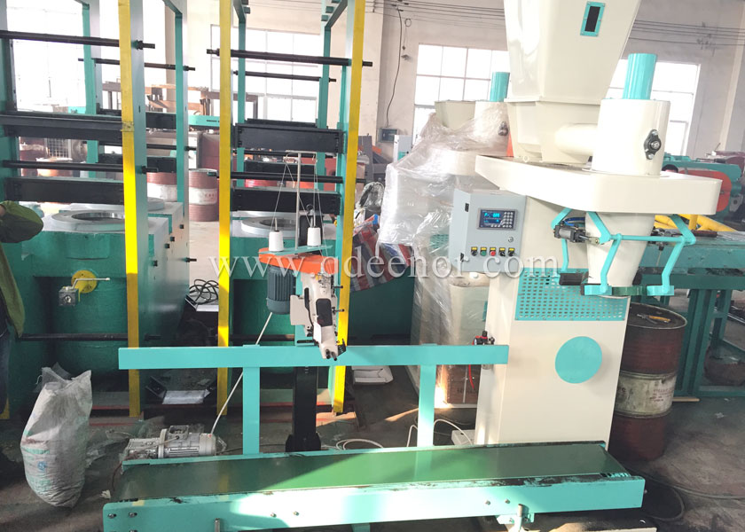 Automatic bagging machine